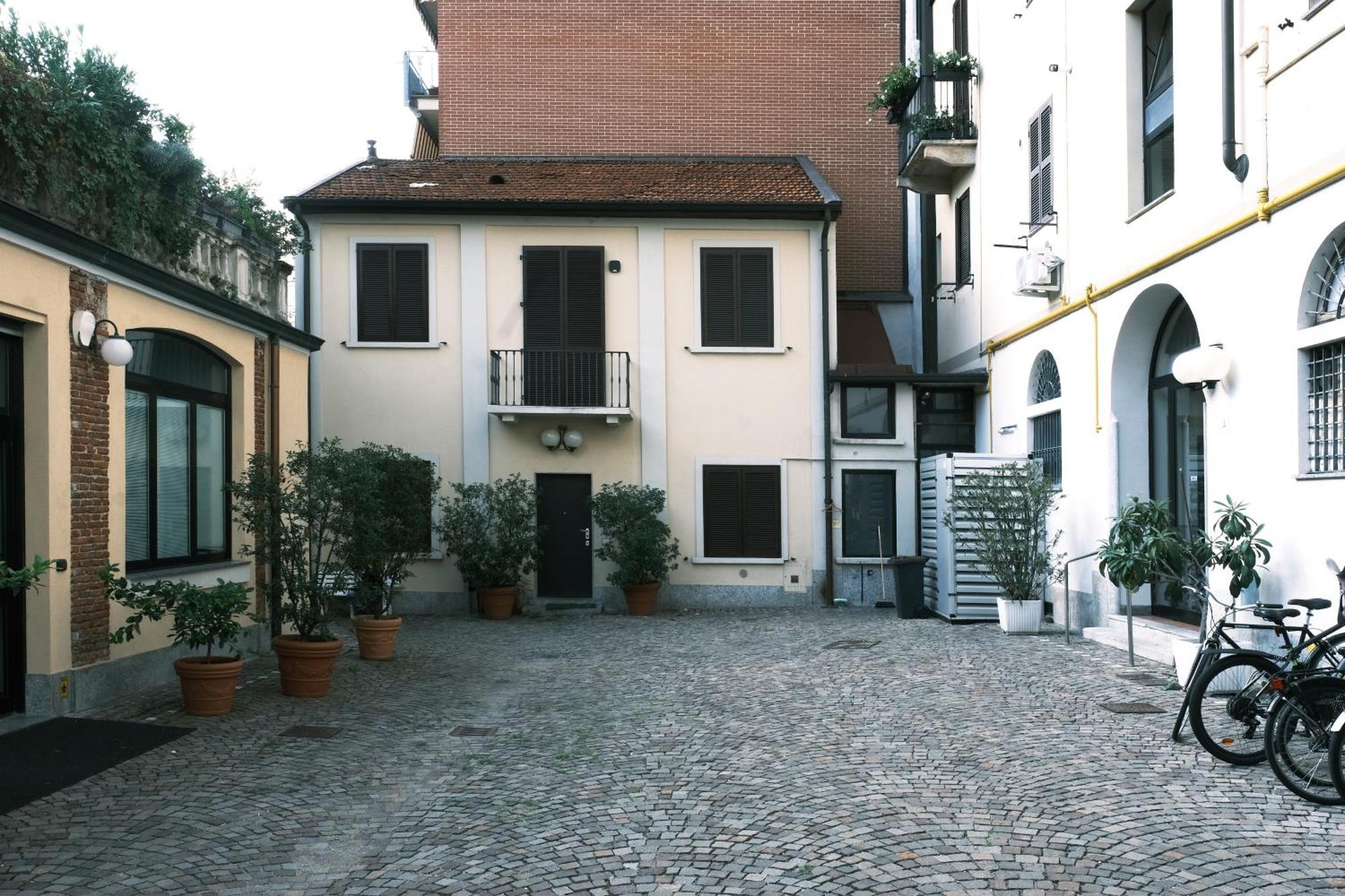 Comecasa Porta Romana Elegant Apartment Milan Bagian luar foto